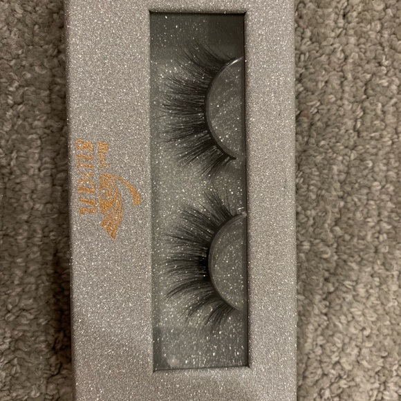 Luxury 3D Mink Lashes - Picture 2 of 3